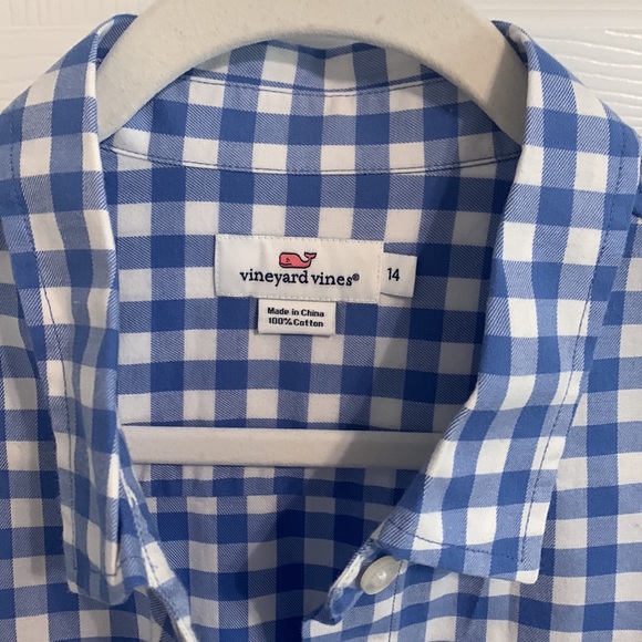Vineyard Vines button down shirt - Picture 2 of 6